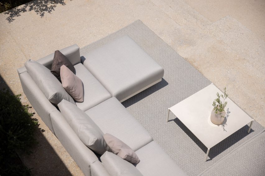 Dongo modular outdoor sofa by Studio Segers