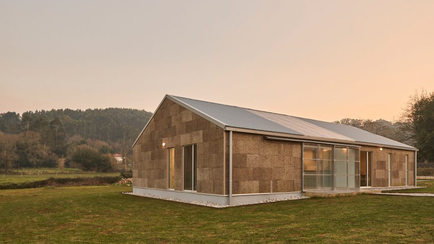 The Cork and Wood House by Gurea Arquitectura Cooperativa in Spain