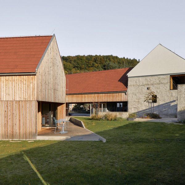 RDTH Architekti premieňa starý mlyn na súčasný domov na Slovensku
