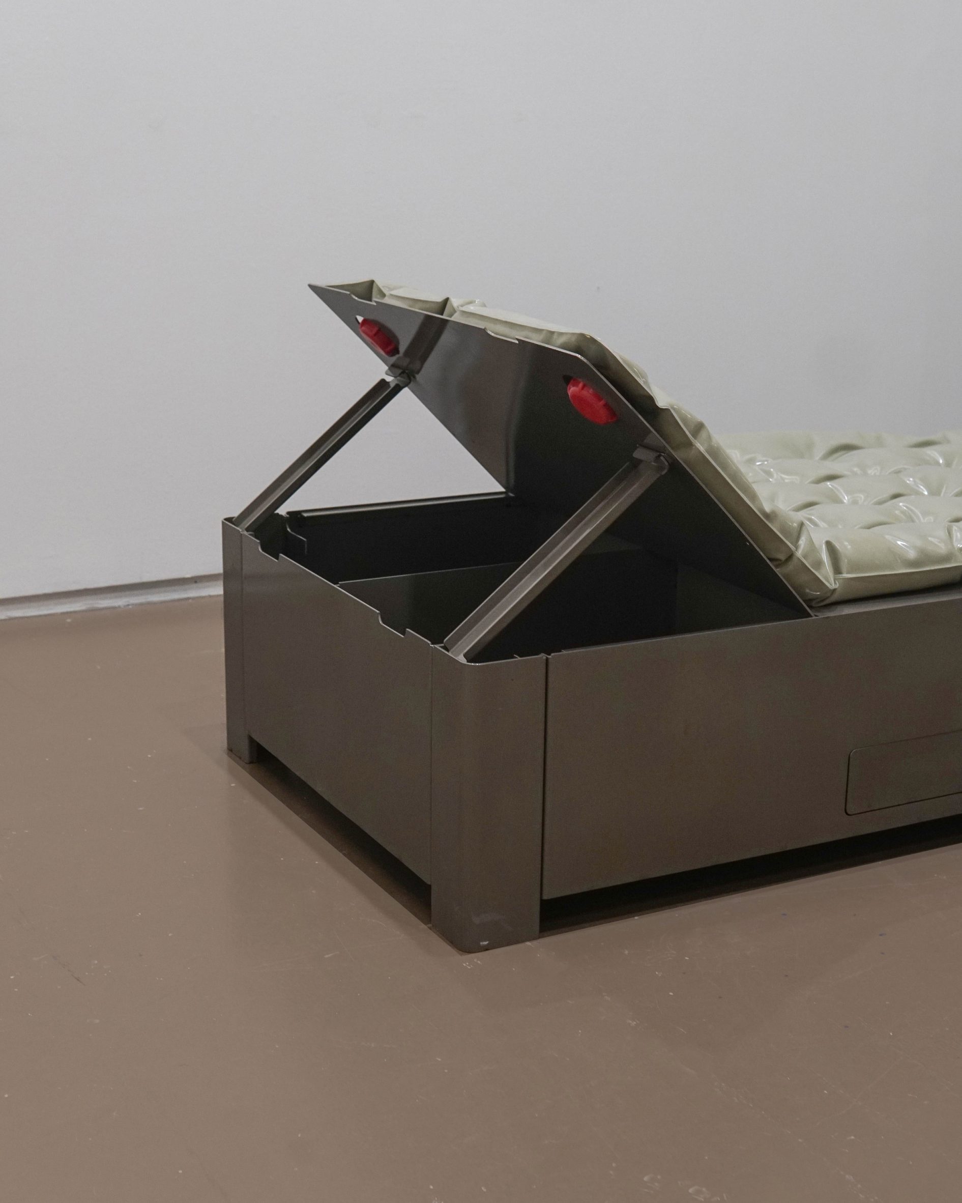 Backrest of Soft Soil daybed at Collectible 2024