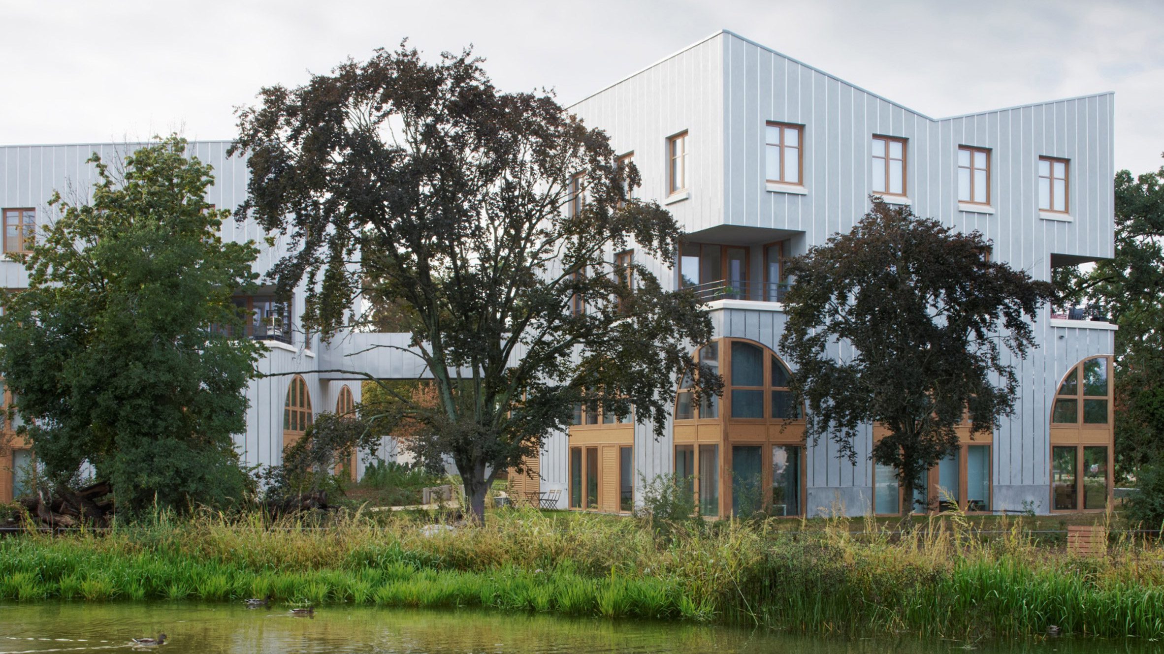 SOA Architectes completes "eclectic" social housing in Parisian park - Vimarsana News