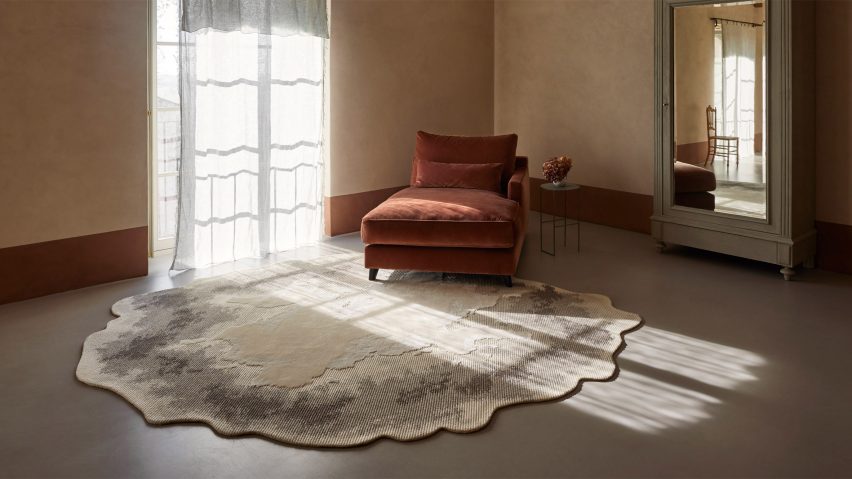 Photo of an interior with a chair and rug