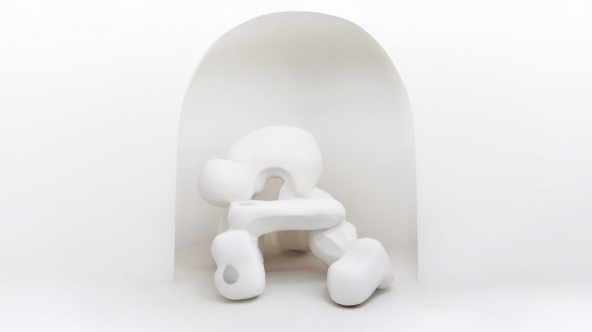 Photo of white sculpture