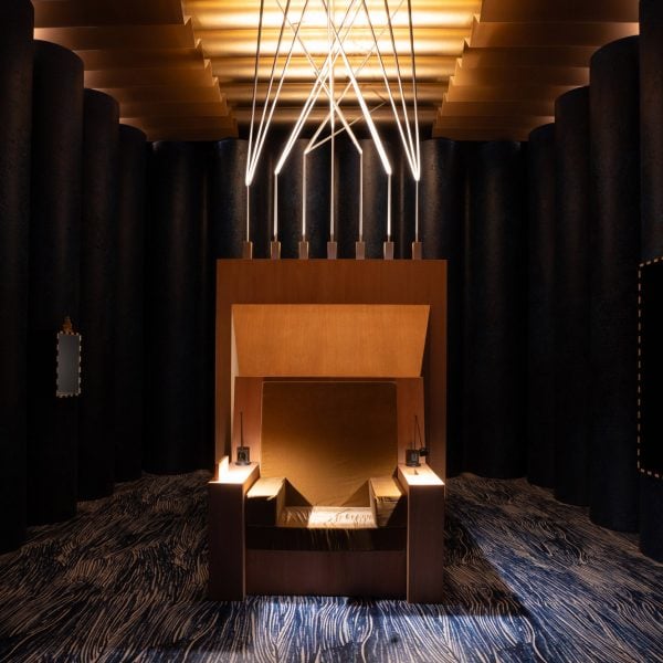 David Lynch designs meditative A Thinking Room with gigantic wooden chair