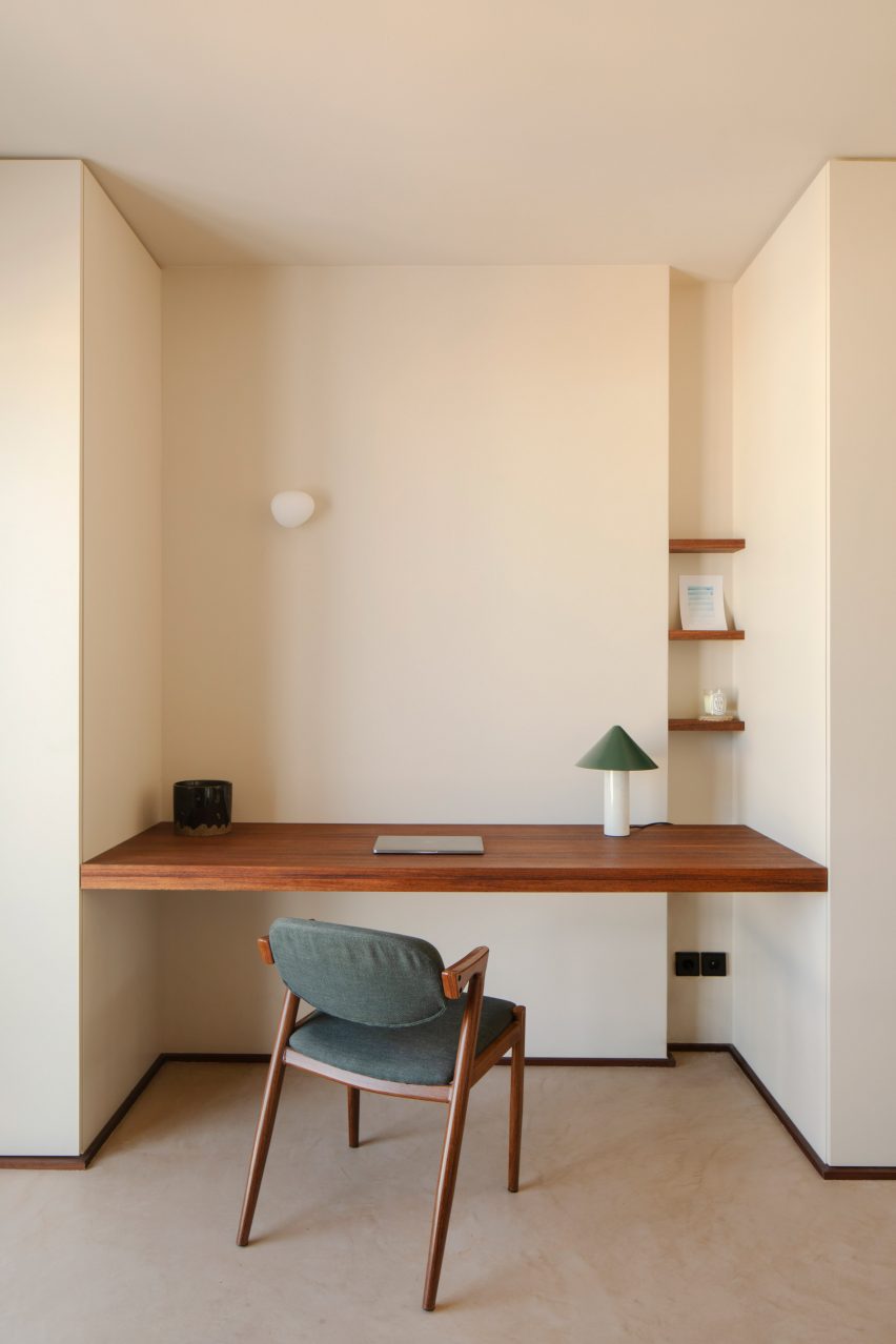 Custom-made wooden table in Arriba apartment