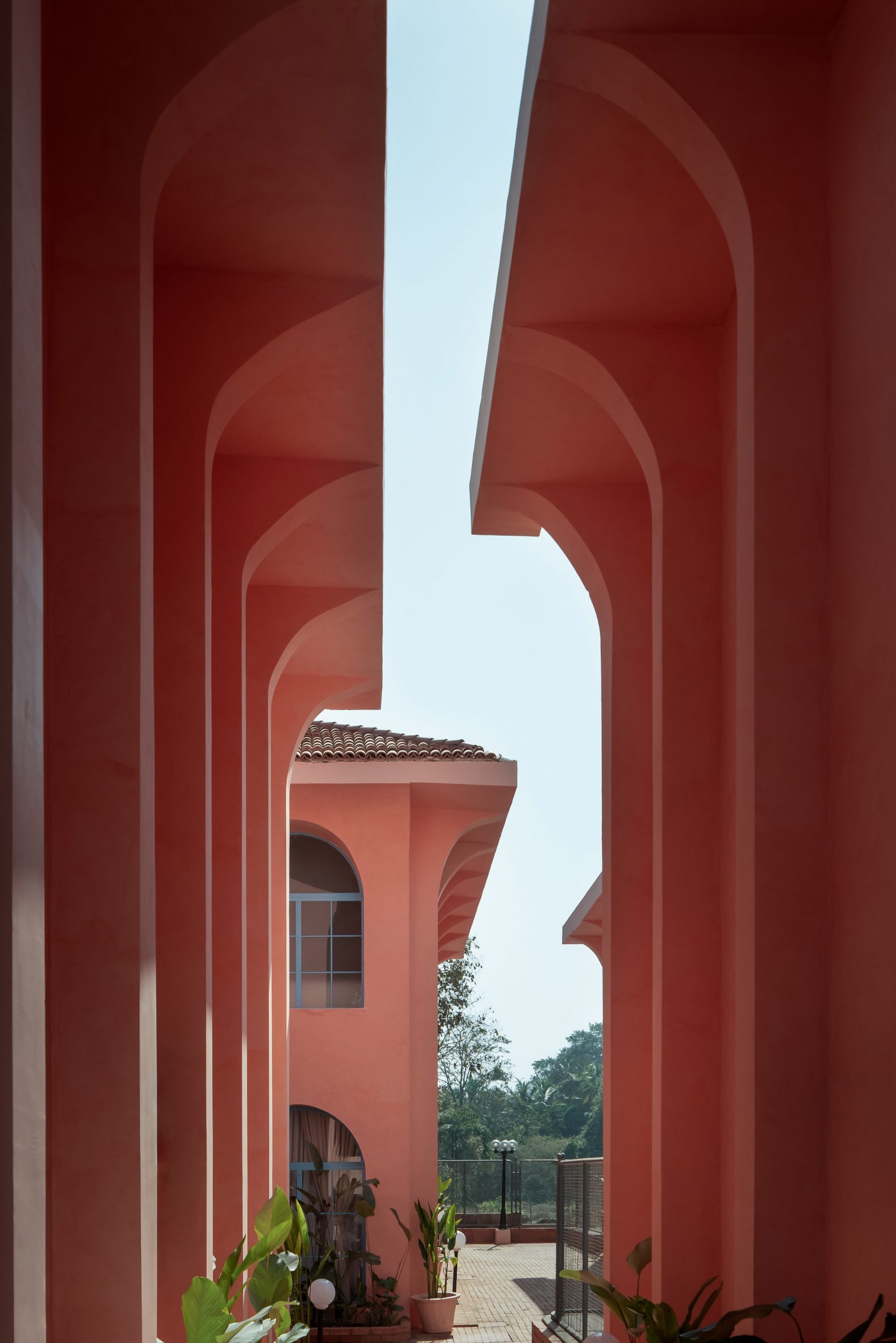 Pink Baia Villas in India by Jugal Mistri Architects
