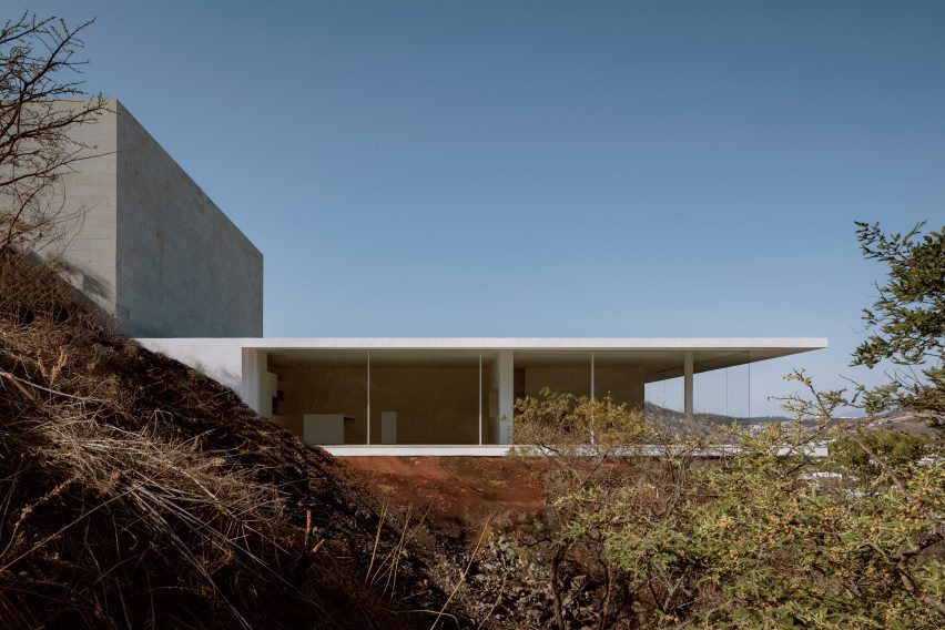 HW Studio logra un equilibrio entre lo «natural y lo sintético» con Mexico House