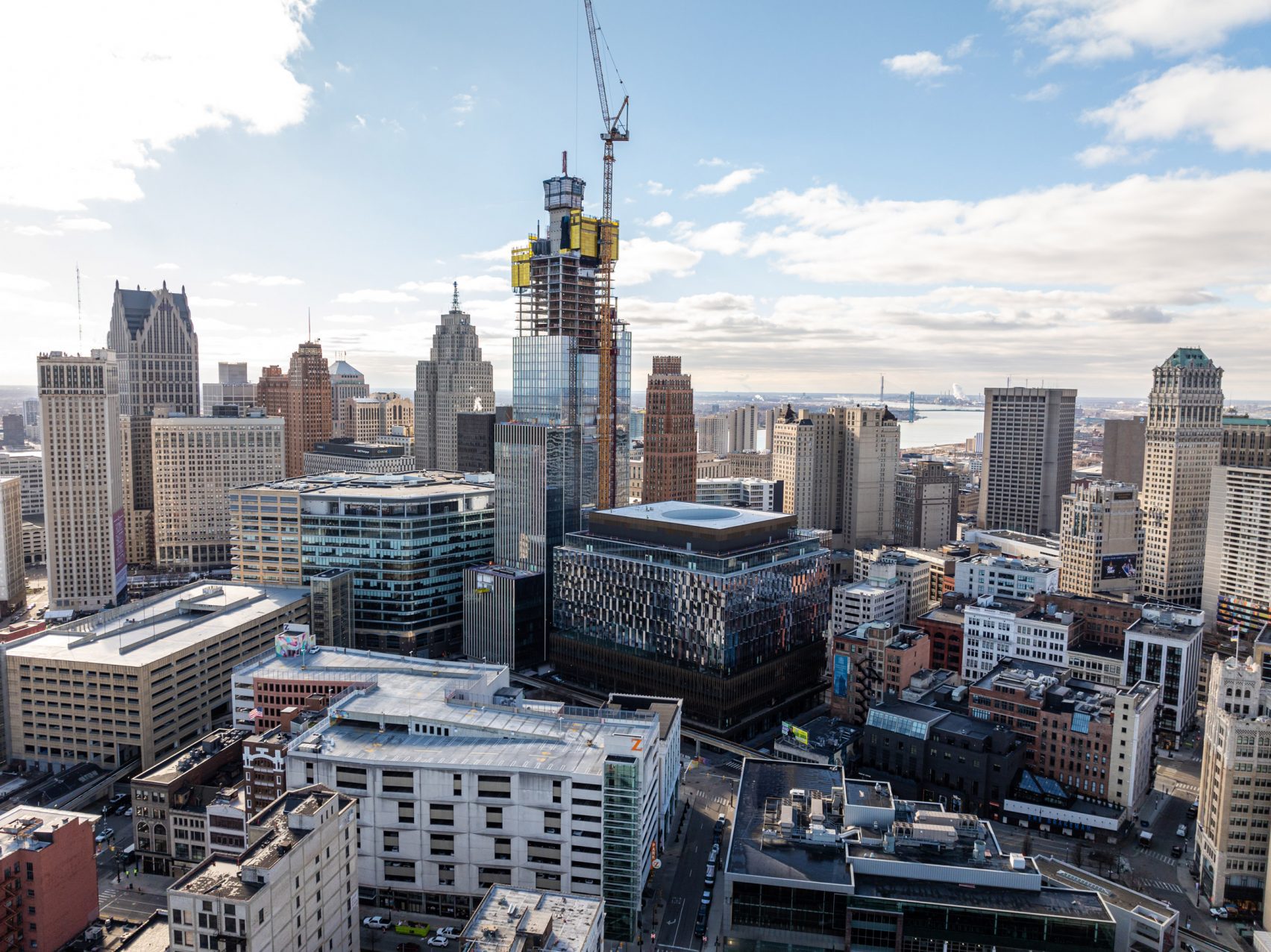 Detroit skyscraper becomes city's second-tallest building ...