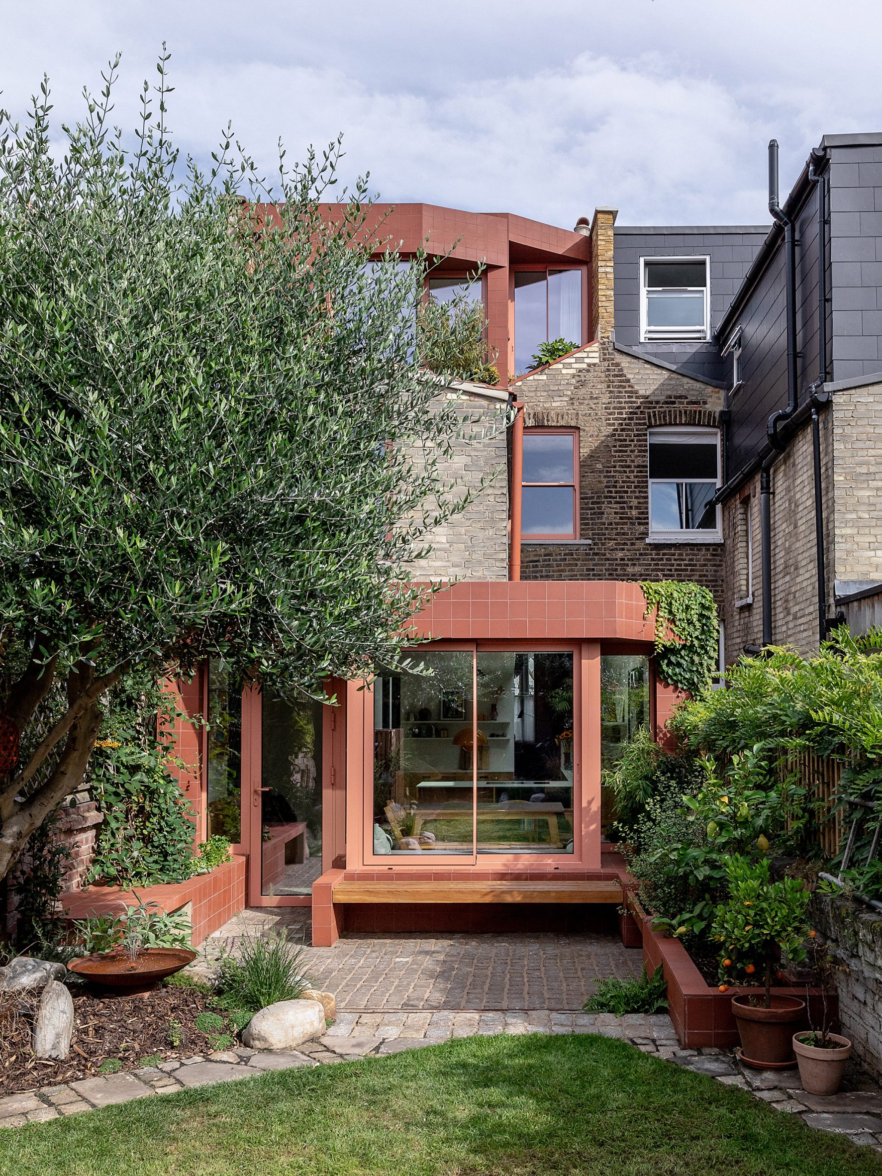 Exterior view of home extension by Emil Eve Architects