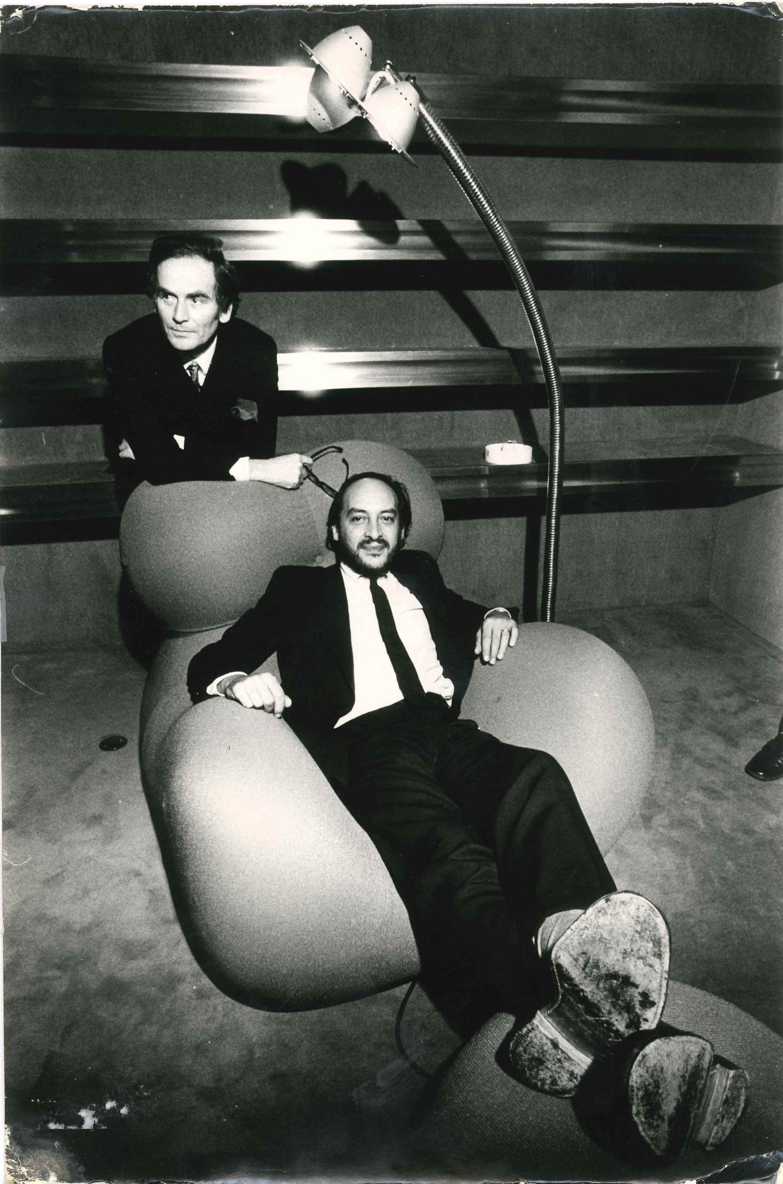 Gaetano Pesce e Pierre Cardin - 1969 c_o Gaetano Pesce_s Office
