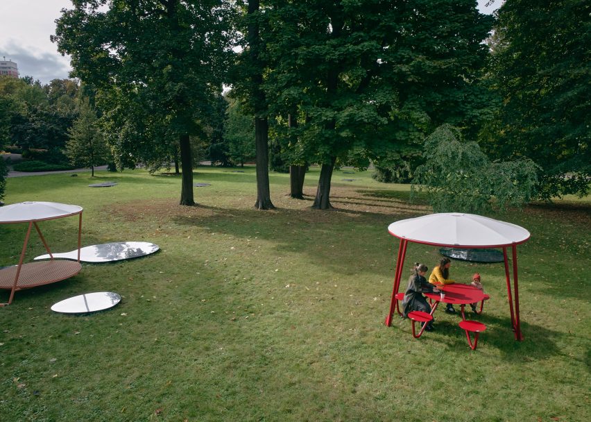 Two types of UFO shelters from Mmcité