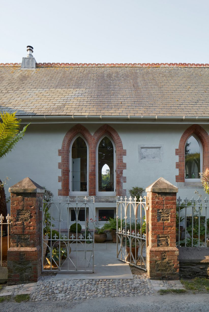 Tuckey Design Studio restores original character of Old Chapel in Devon ...