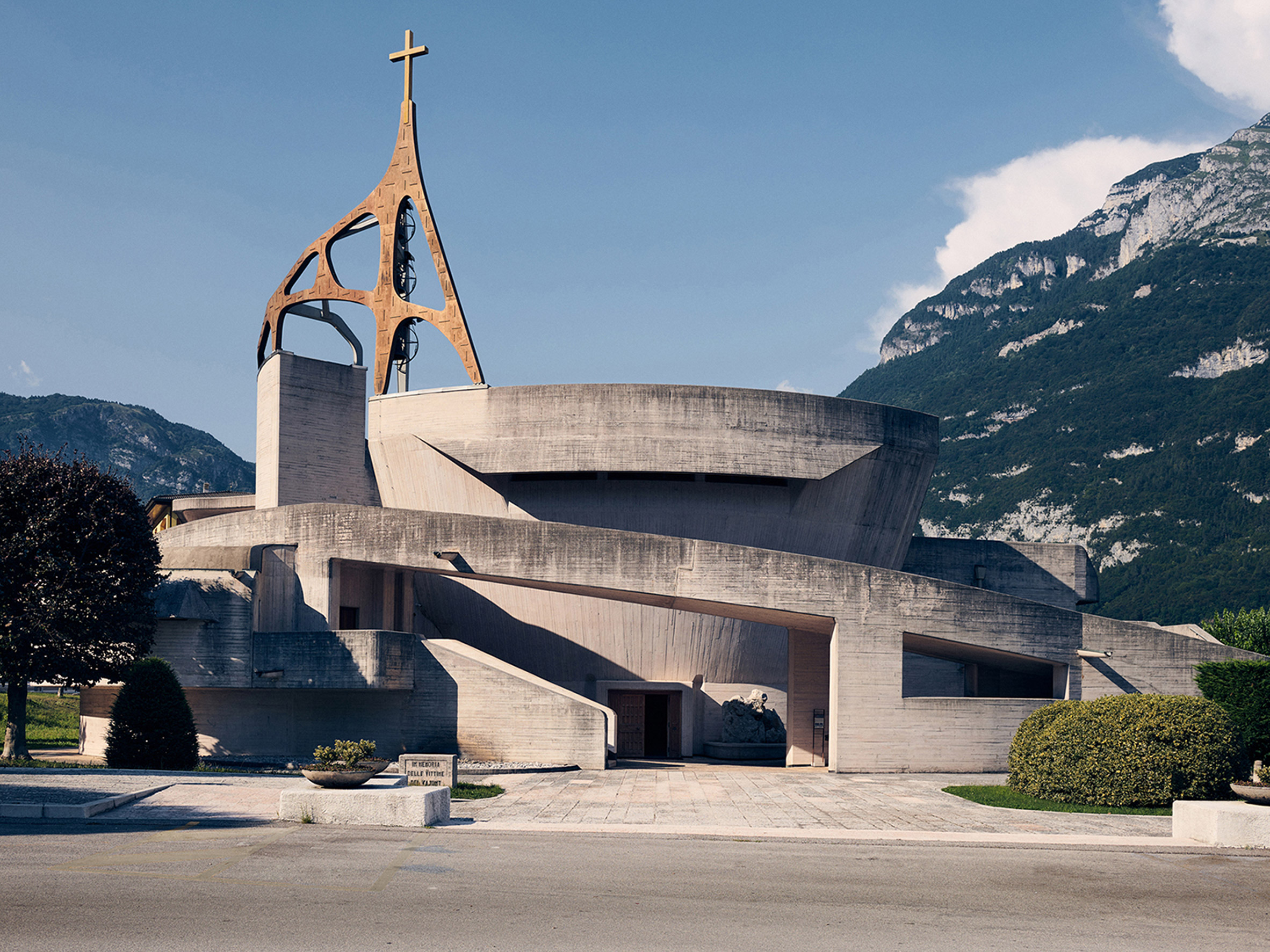 Church in Italy in Sacred Modernity book 