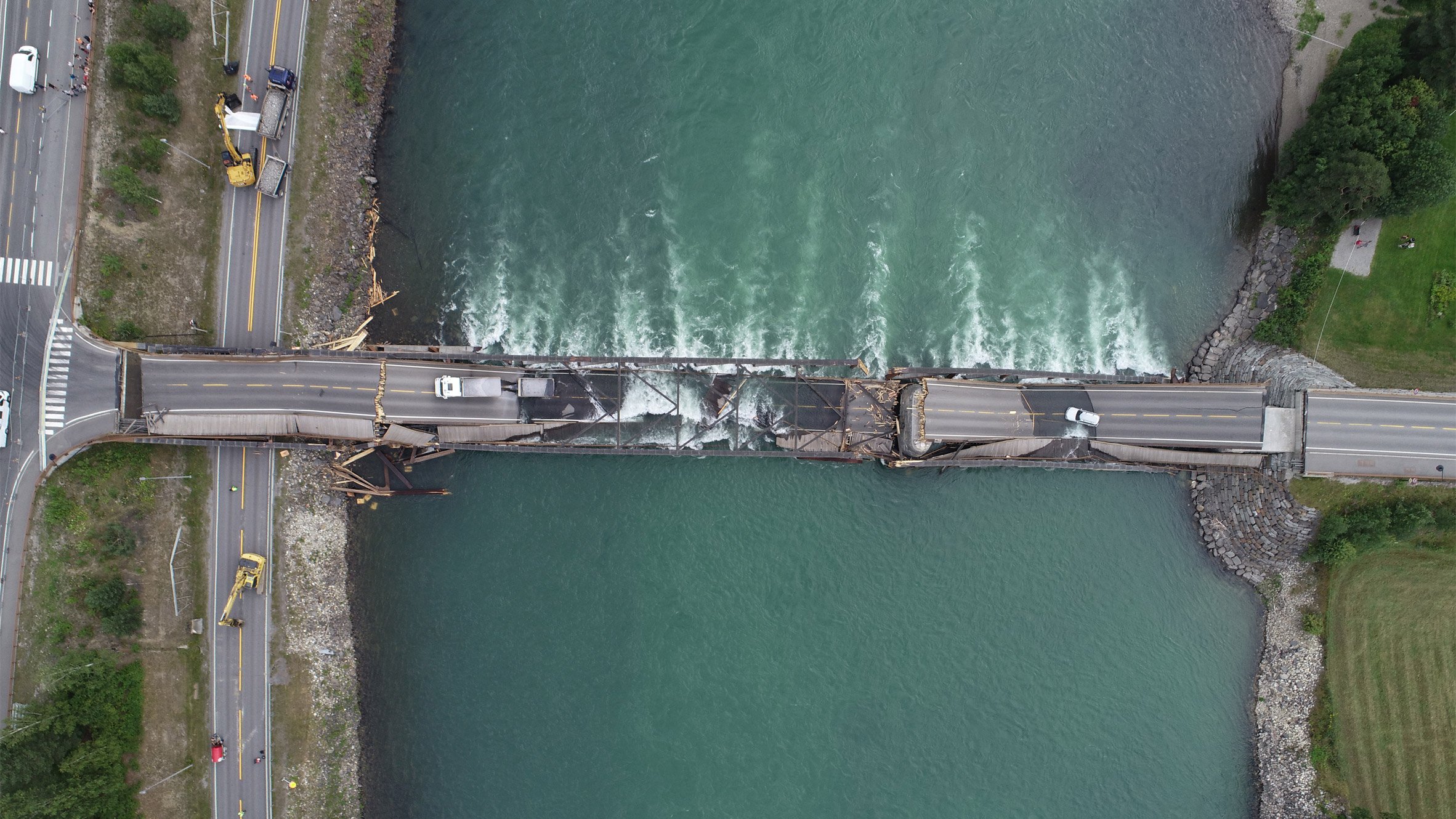Aftermath of the Tretten Bridge collapse seen from above