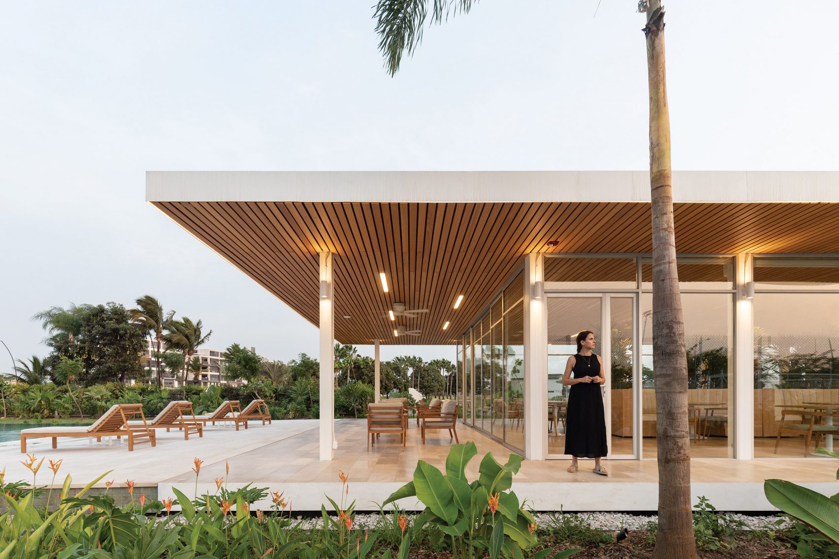 Urlo Studio completes steel pavilion for Ecuadorian sports club