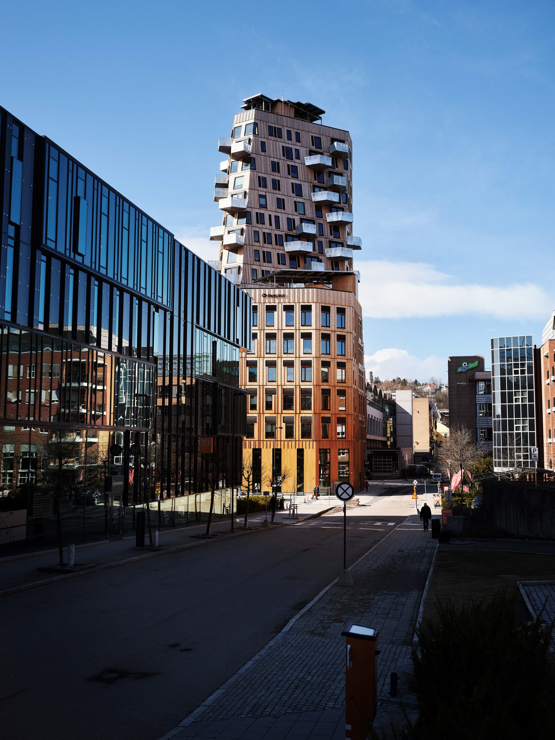 Office and apartment building in Oslo by Snøhetta