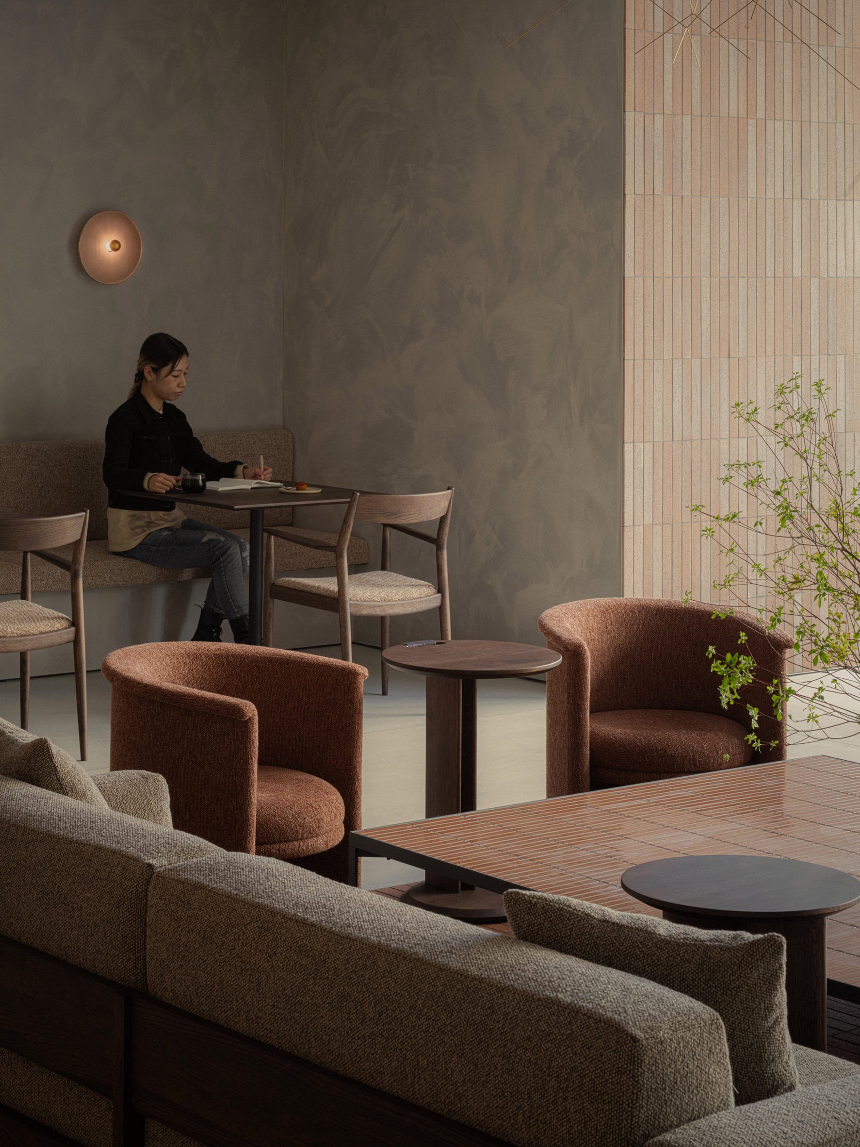 Glazed tiles in cafe by Keiji Ashizawa Design