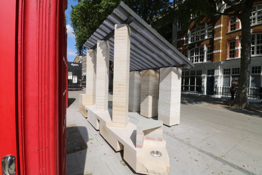 Ladrillo de una instalación de piedra en Clerkenwell Design Week por Artefact para Hutton Stone y Albion Stone