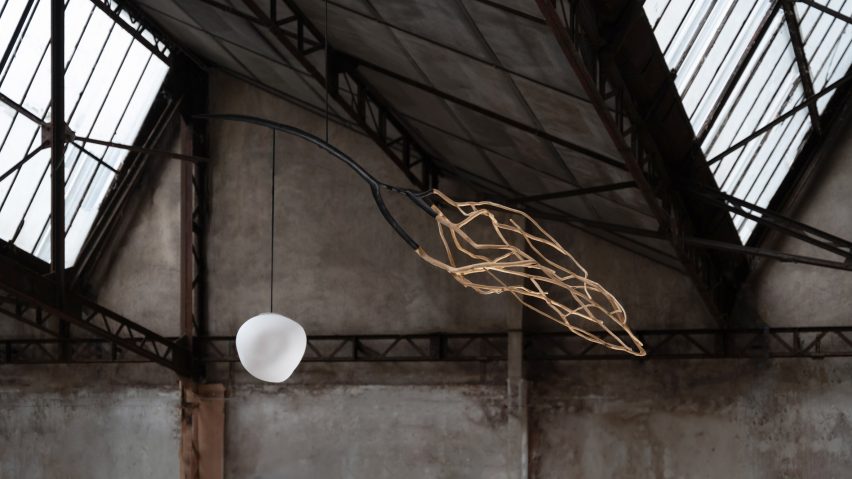 Icarus lighting sculpture by JeÌroÌme Pereira for Galerie Philia