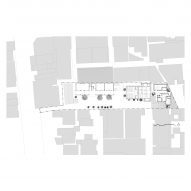 Site plan of Double Roof House by Studio Tngtetshiu