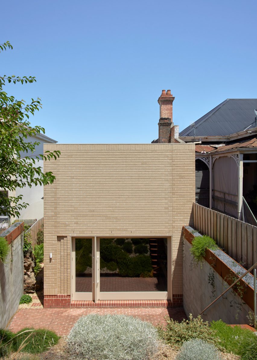 Rear view of cottage extension by So Architecture