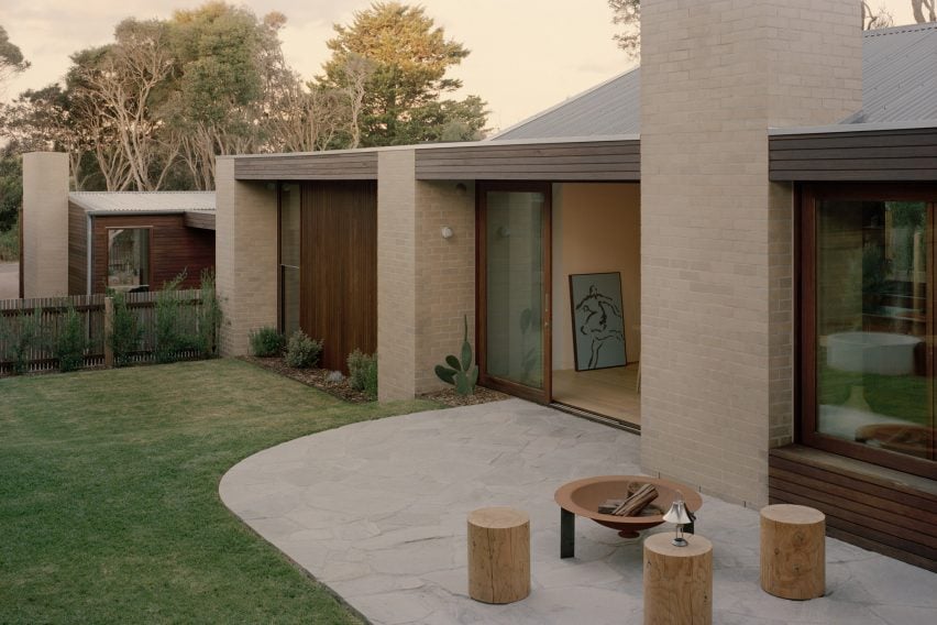 Exterior of Marianne House by Victoria Merrett Architecture