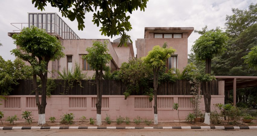 Exterior of Mayalogili house by Nowhere in Hyderabad