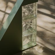 Sculpture with right angle and glass blocks