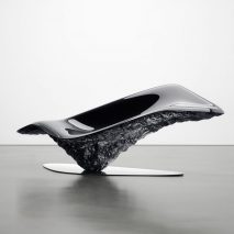 Sports-car-like chair by Pininfarina