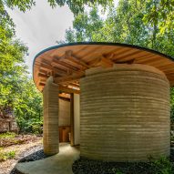 Toiletowa by Tono Mirai Architects