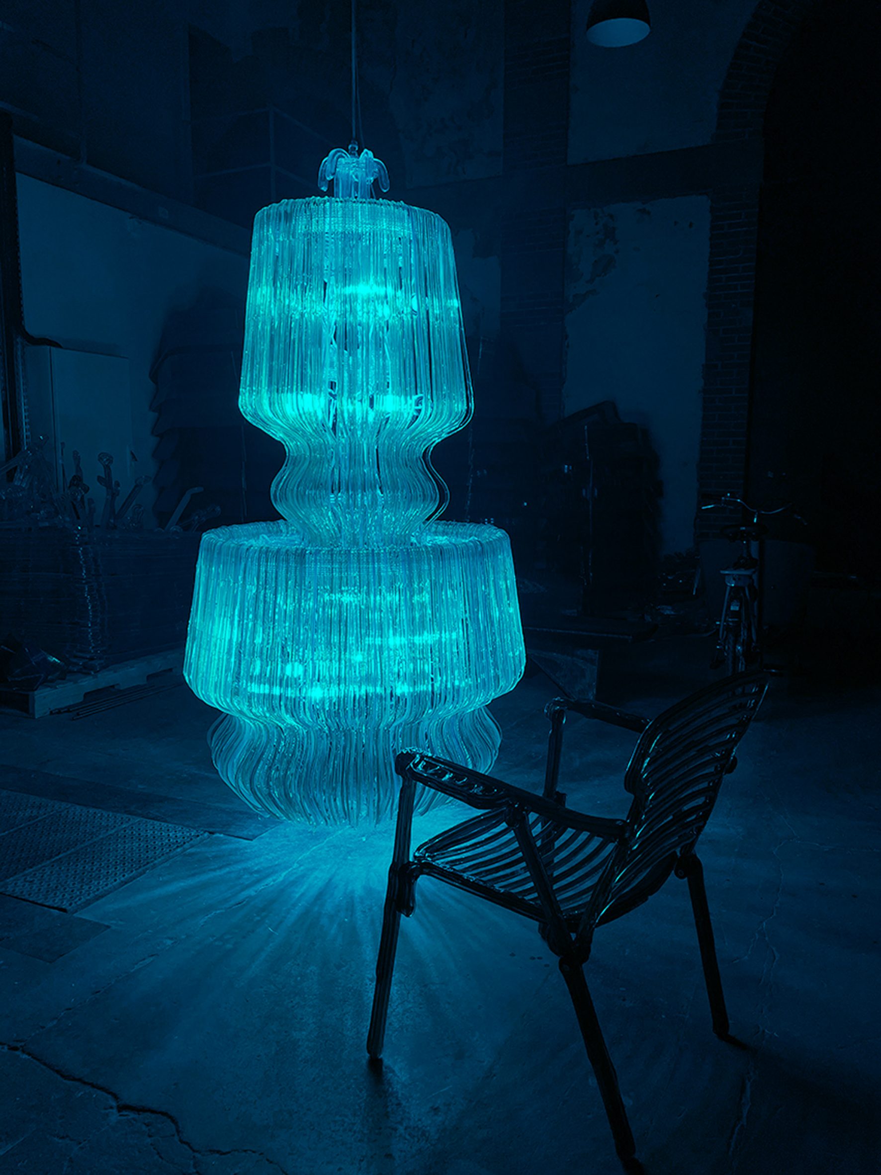 Photo of a giant lumiere by Post Industrial Crafts in a dark room