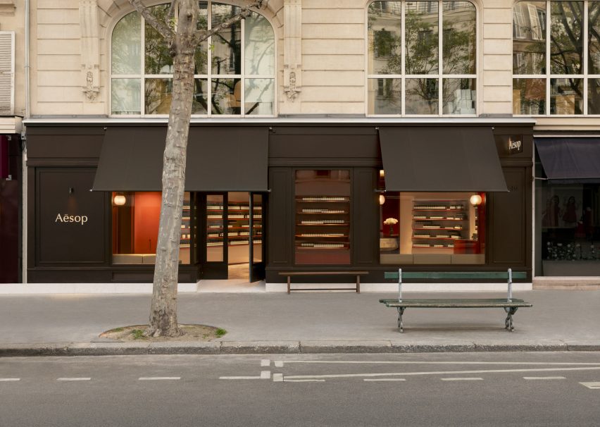 Facade of the Aesop store in Paris by Jakob Sprenger 