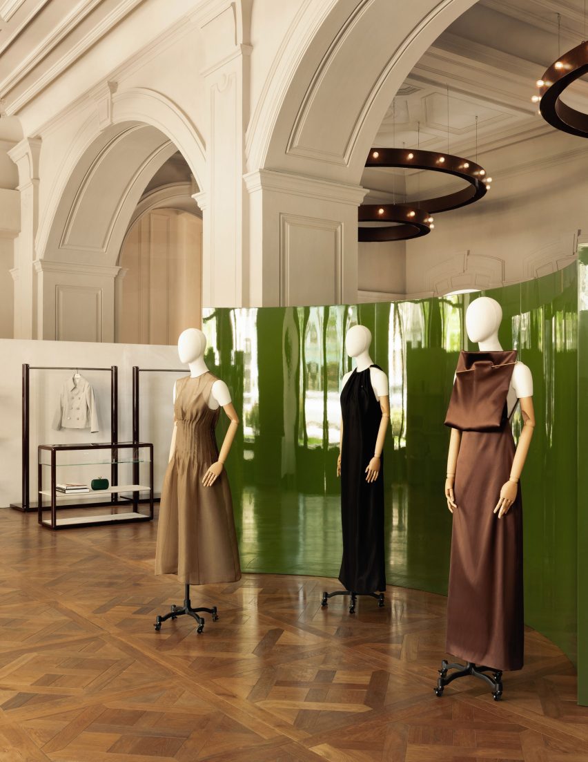 Glossy green screen in front of archways Boygars by design studio Halleroed