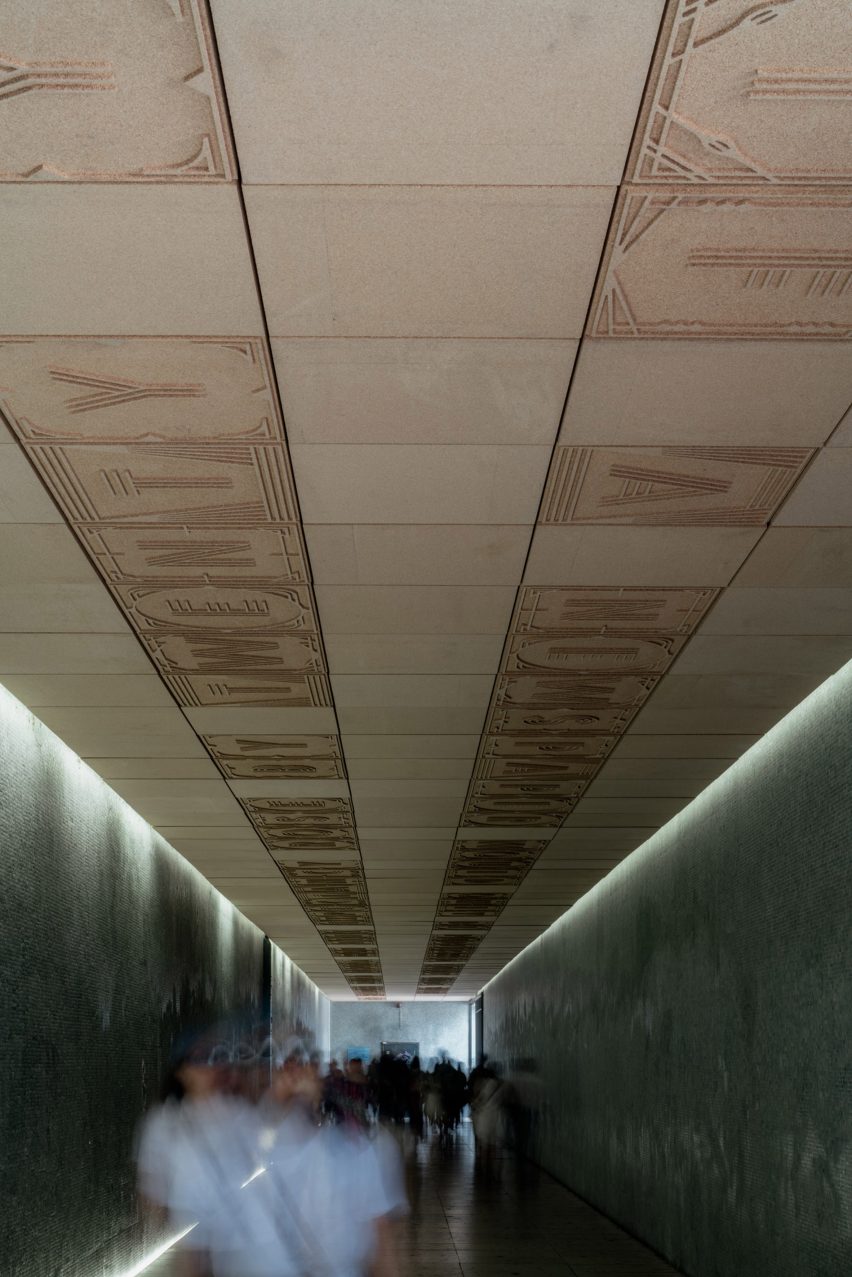Tunnel in Lisbon with cork-clad ceiling