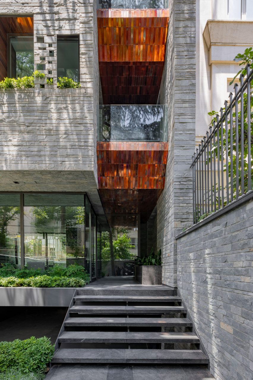 Entrance to Darya Residential Apartment Building in Tehran