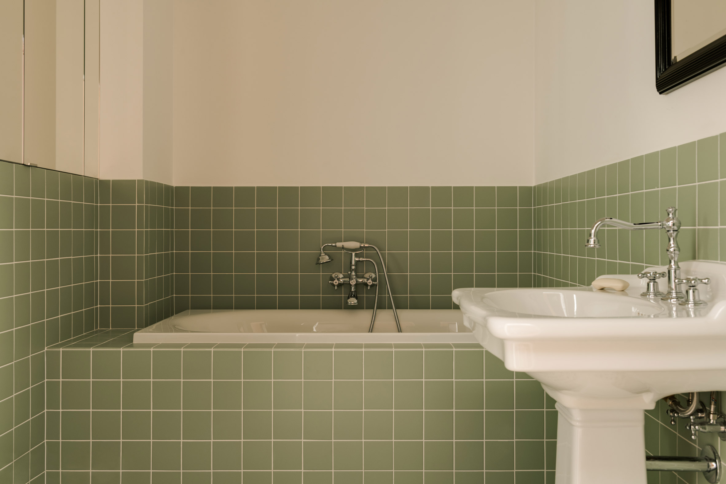 Pistachio-coloured bathroom