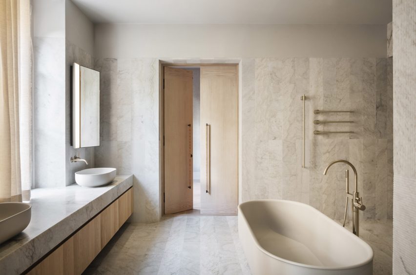 A bathroom design ideas example by Note Design Studio