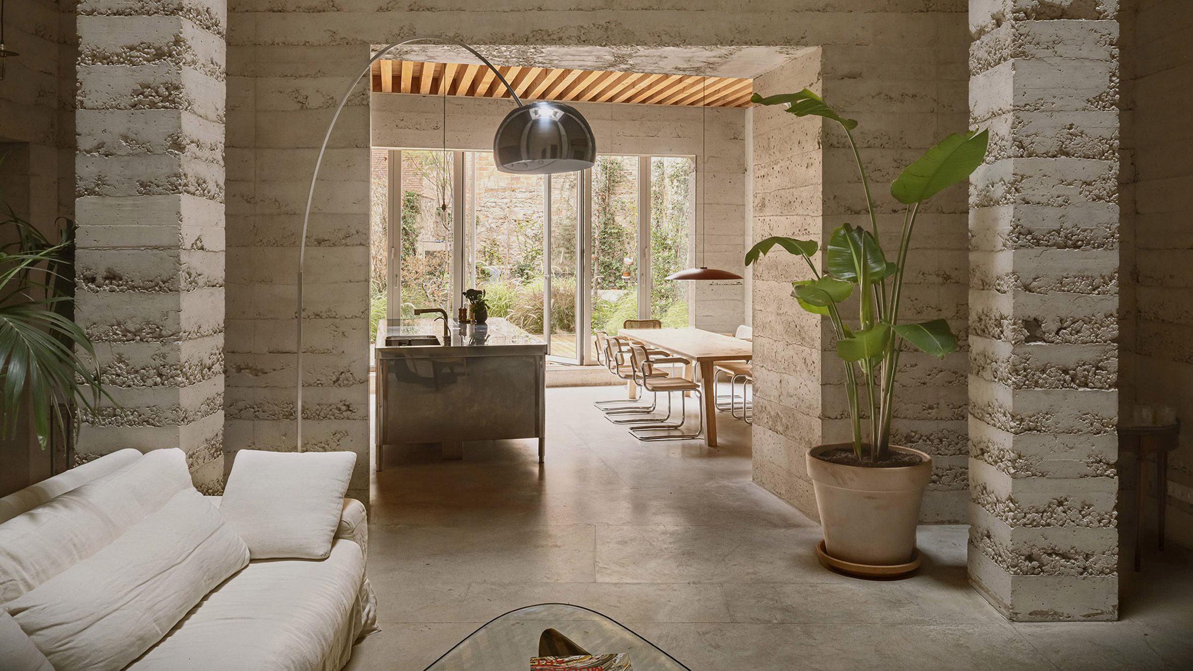 Layers of poured concrete enclose Barcelona home by H Arquitectes