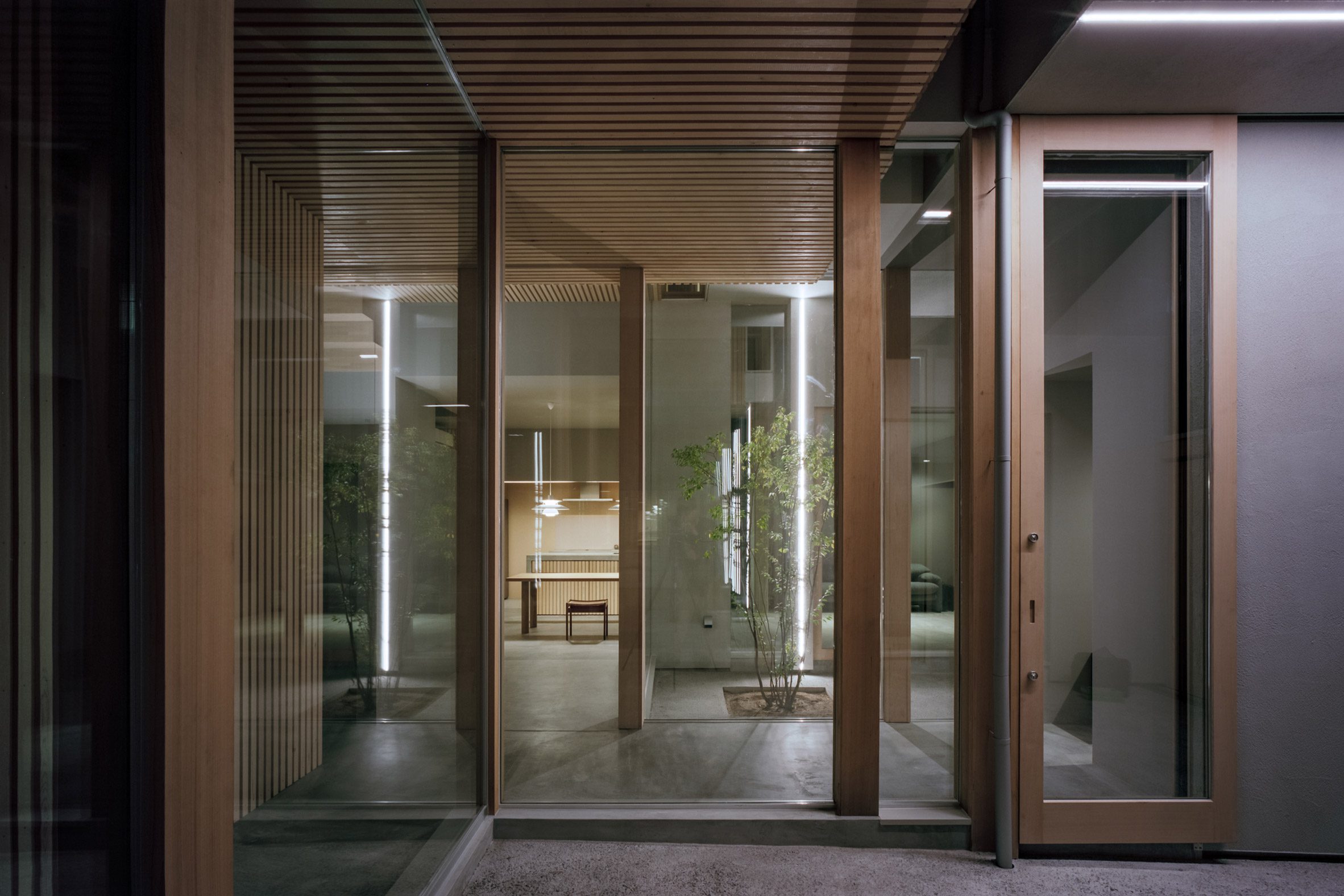 Interior of House in Tsurumi-ku by FujiwaraMuro Architects