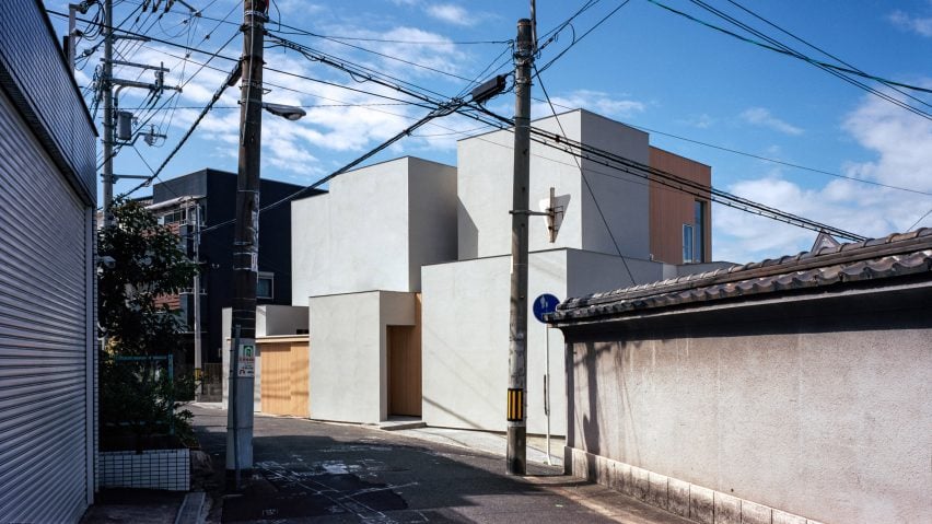 House in Tsurumi-ku by FujiwaraMuro Architects