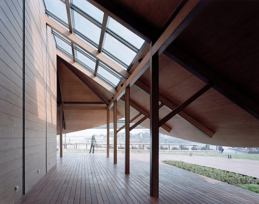 External seating space at pavilion beside Jinji Lake by Galaxy Arch