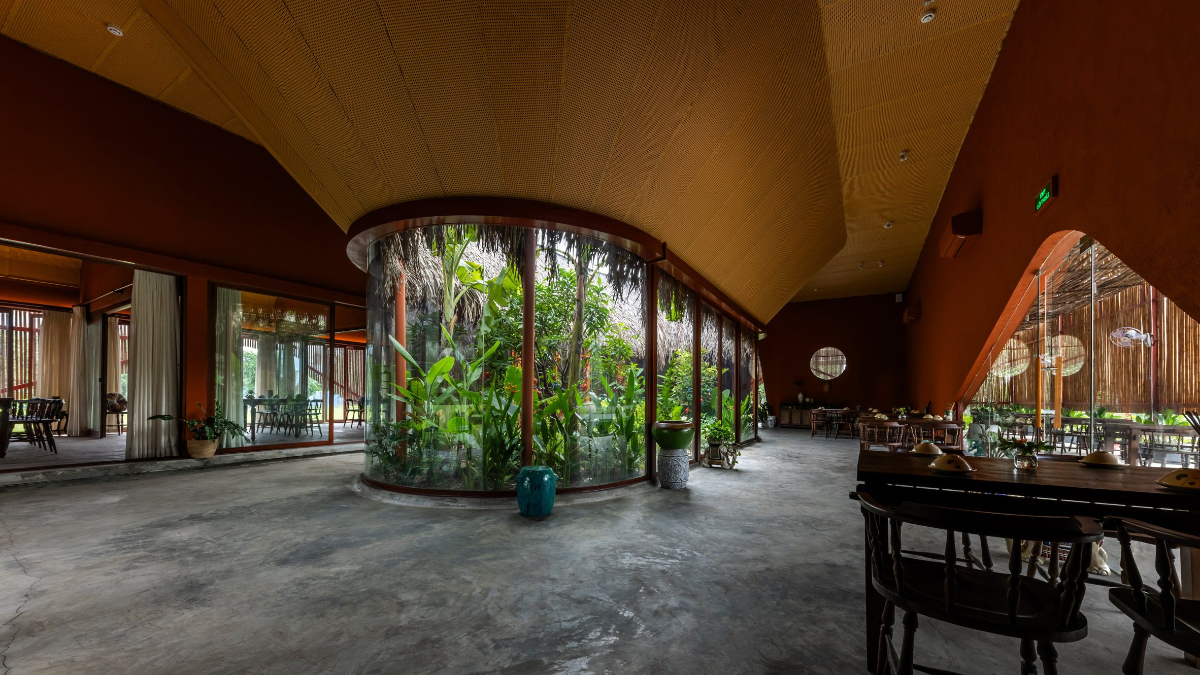 Dining space within Nhà Tú Garden Restaurant in Vietnam
