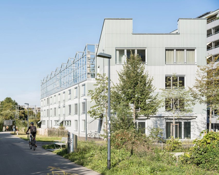 Exterior of Westhof housing by Conen Sigl