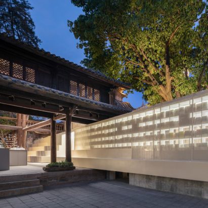 Weishan Chongzheng Academy Bookstore of Librairie Avant-Garde by Trace Architecture Office