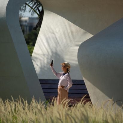 A Breathing Sea Wall: Haikou Jiangdong Beach Park by Turenscape