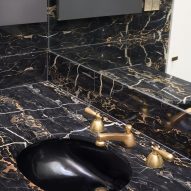 Marble glas bathroom