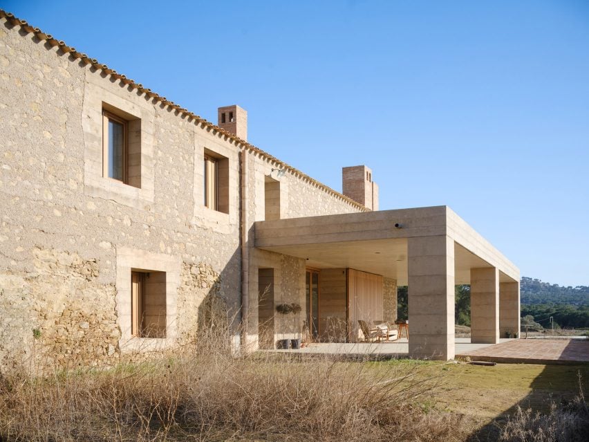 Exterior of Casa 1627 by H Arquitectes