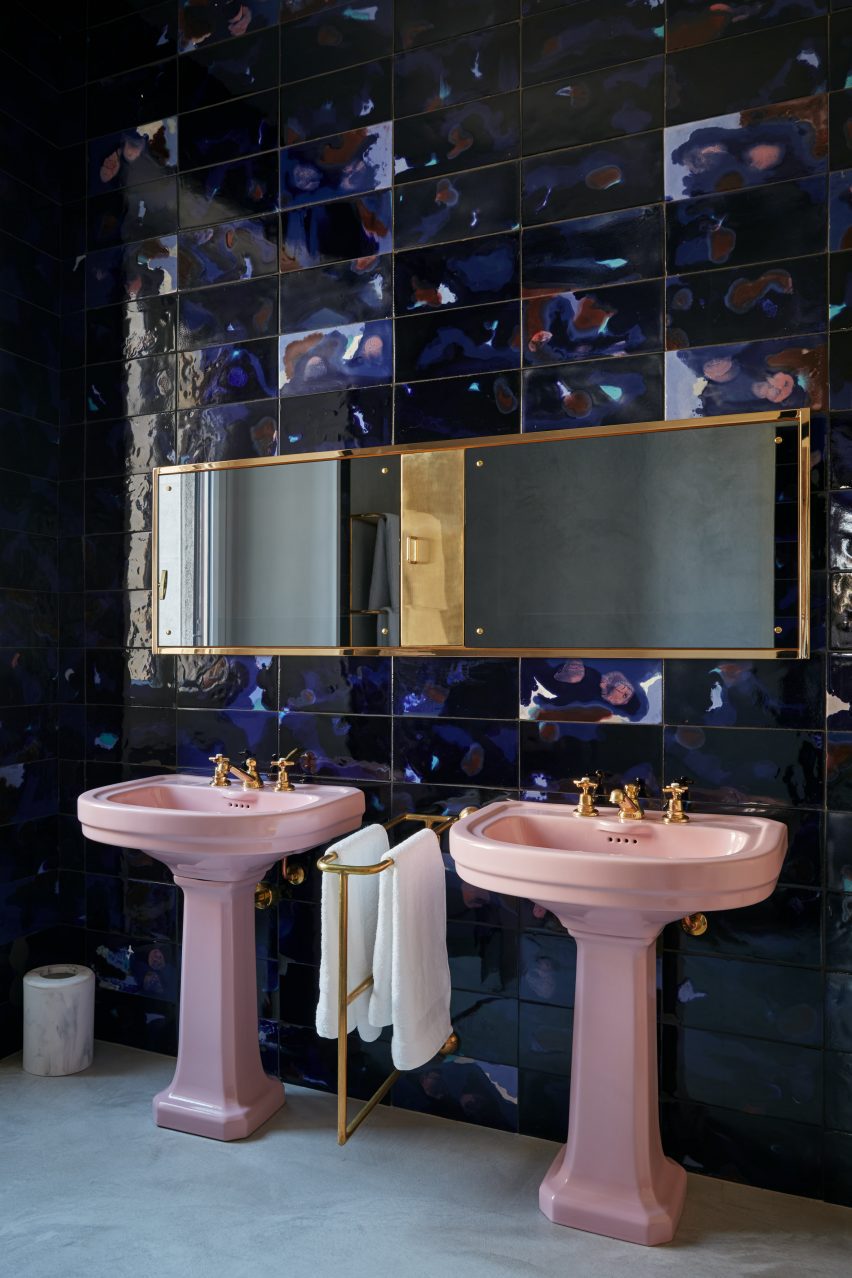 Fausto Melotti tiles and pink sinks in. Casa di Fantasia bathroom 