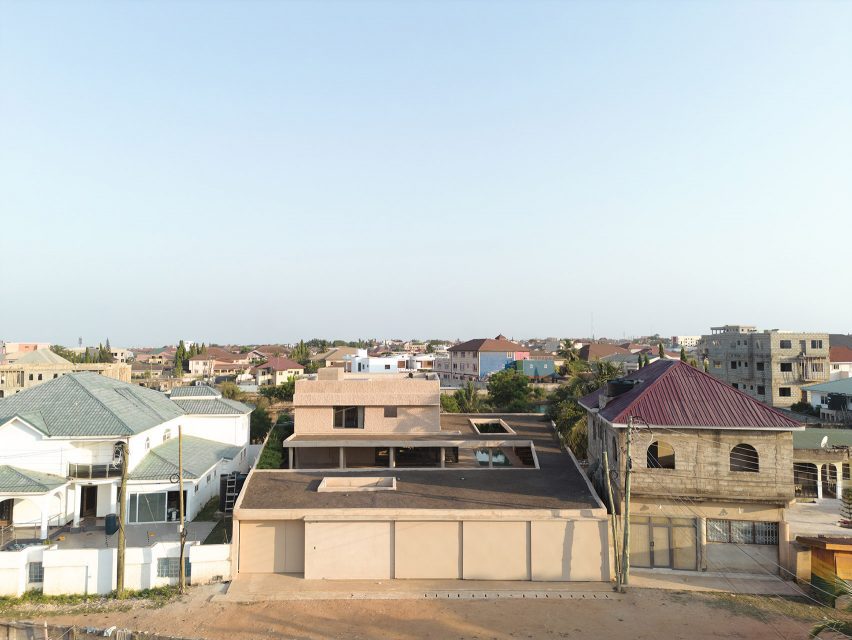 Exterior view of Dot.Ateliers Ogbojo by DeRoché Strohmayer