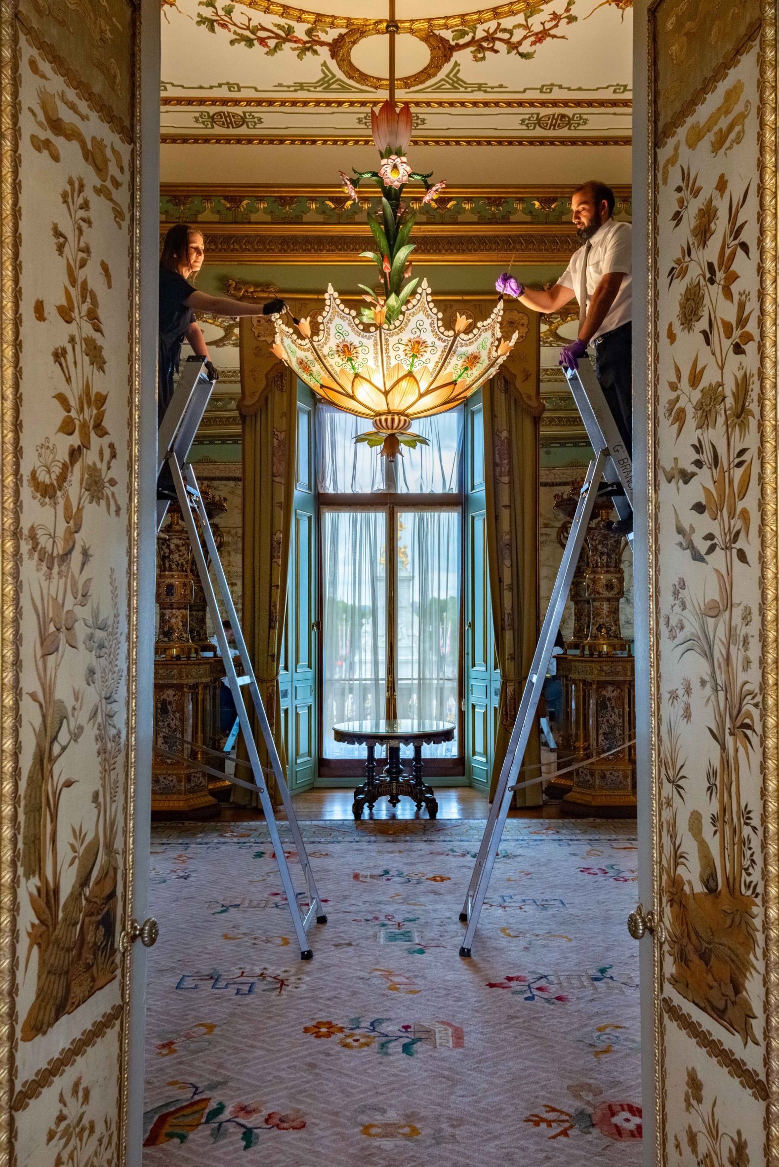 Lotus-shaped chandelier in Buckingham Palace's east wing
